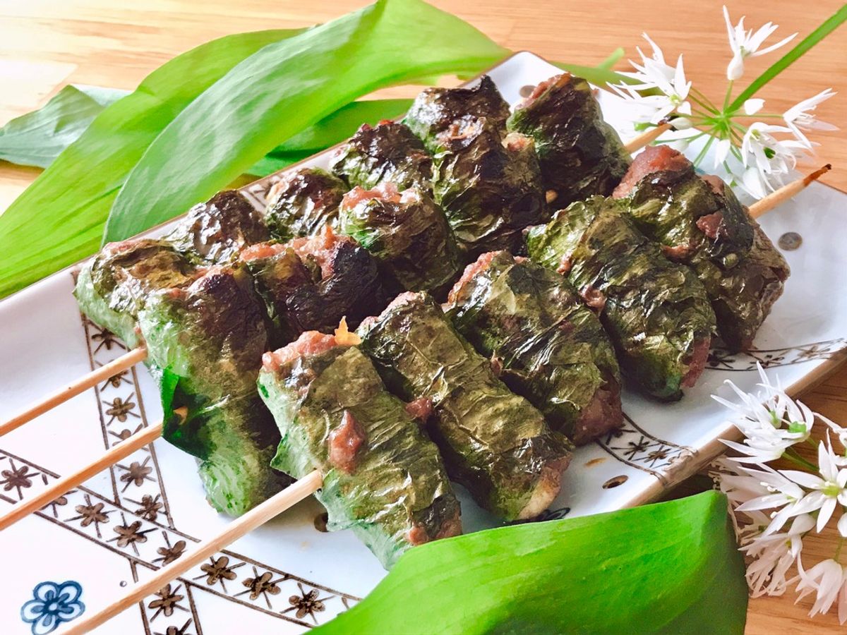 Lá Tỏi Gấu Cuộn Bò Bằm Xiên Que Nướng