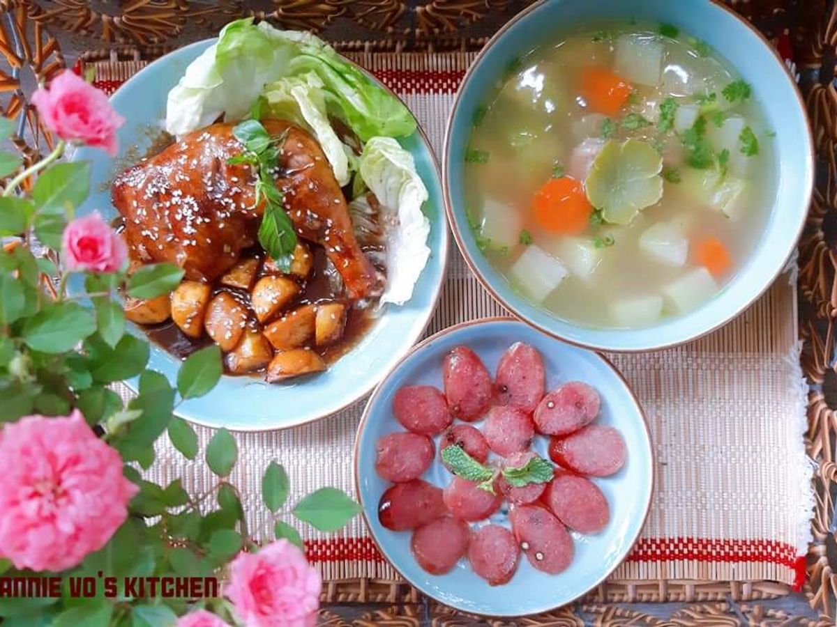 Mâm cơm đơn giản của mẹ