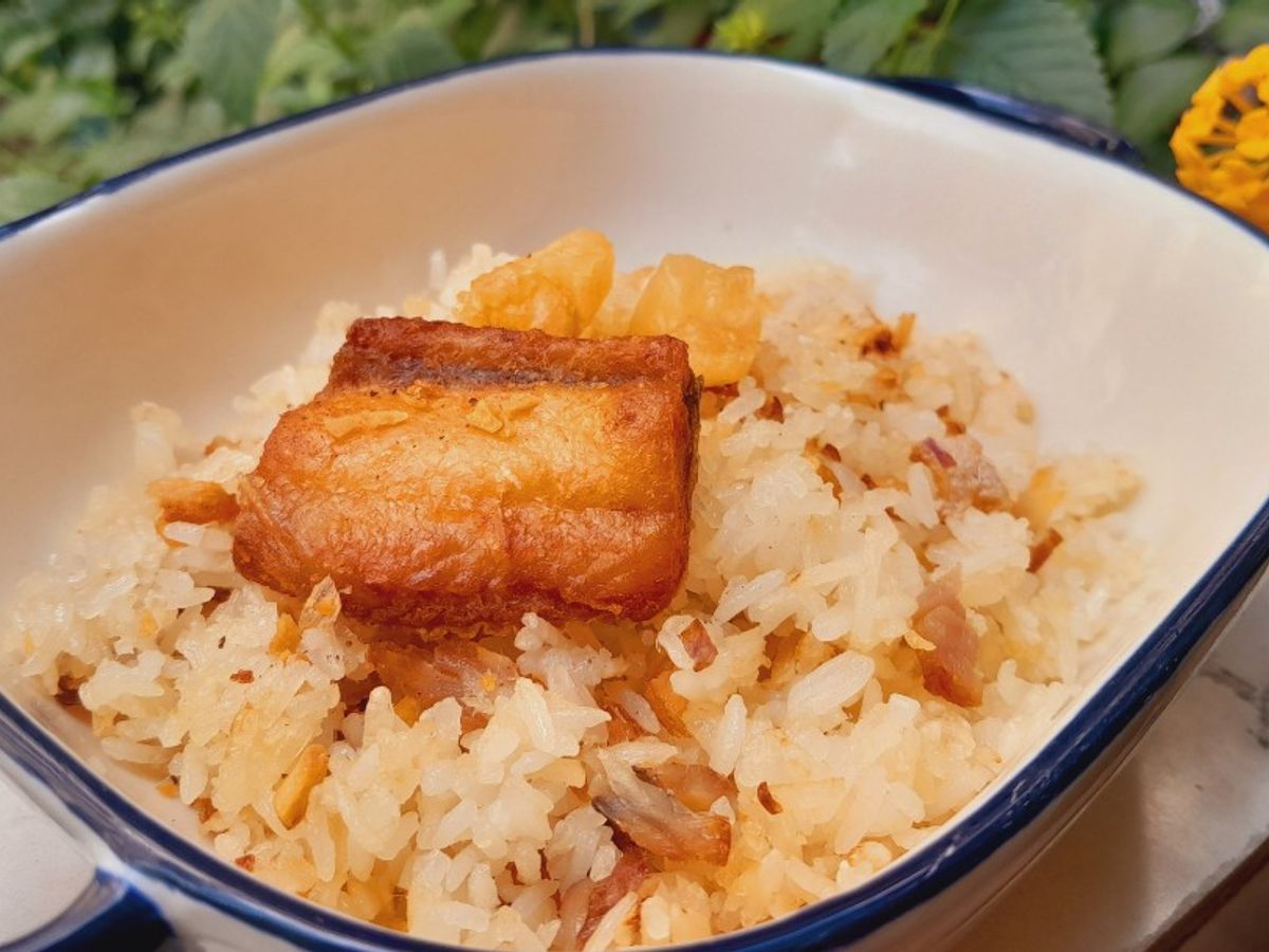 Cơm chiên khô cá dứa một nắng tóp mỡ