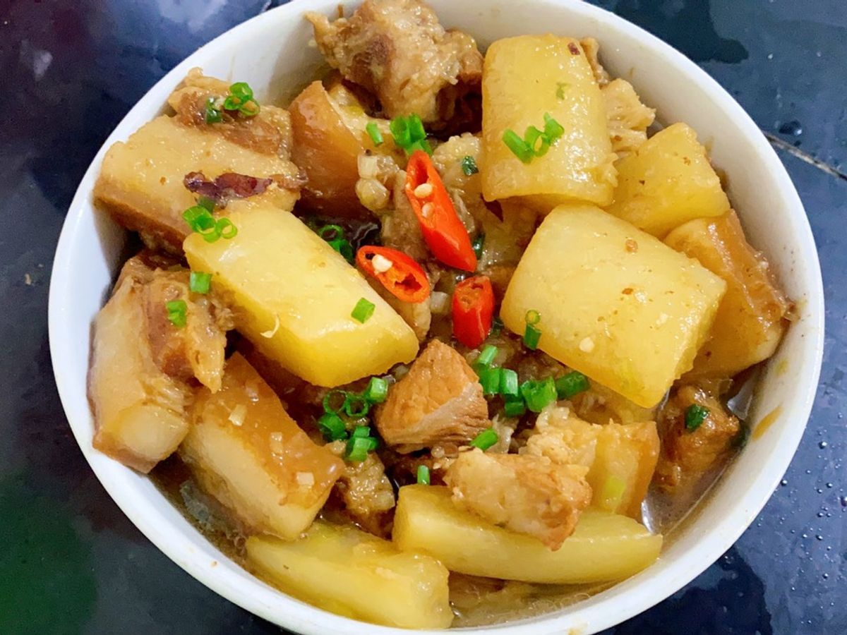 Thịt kho củ cải