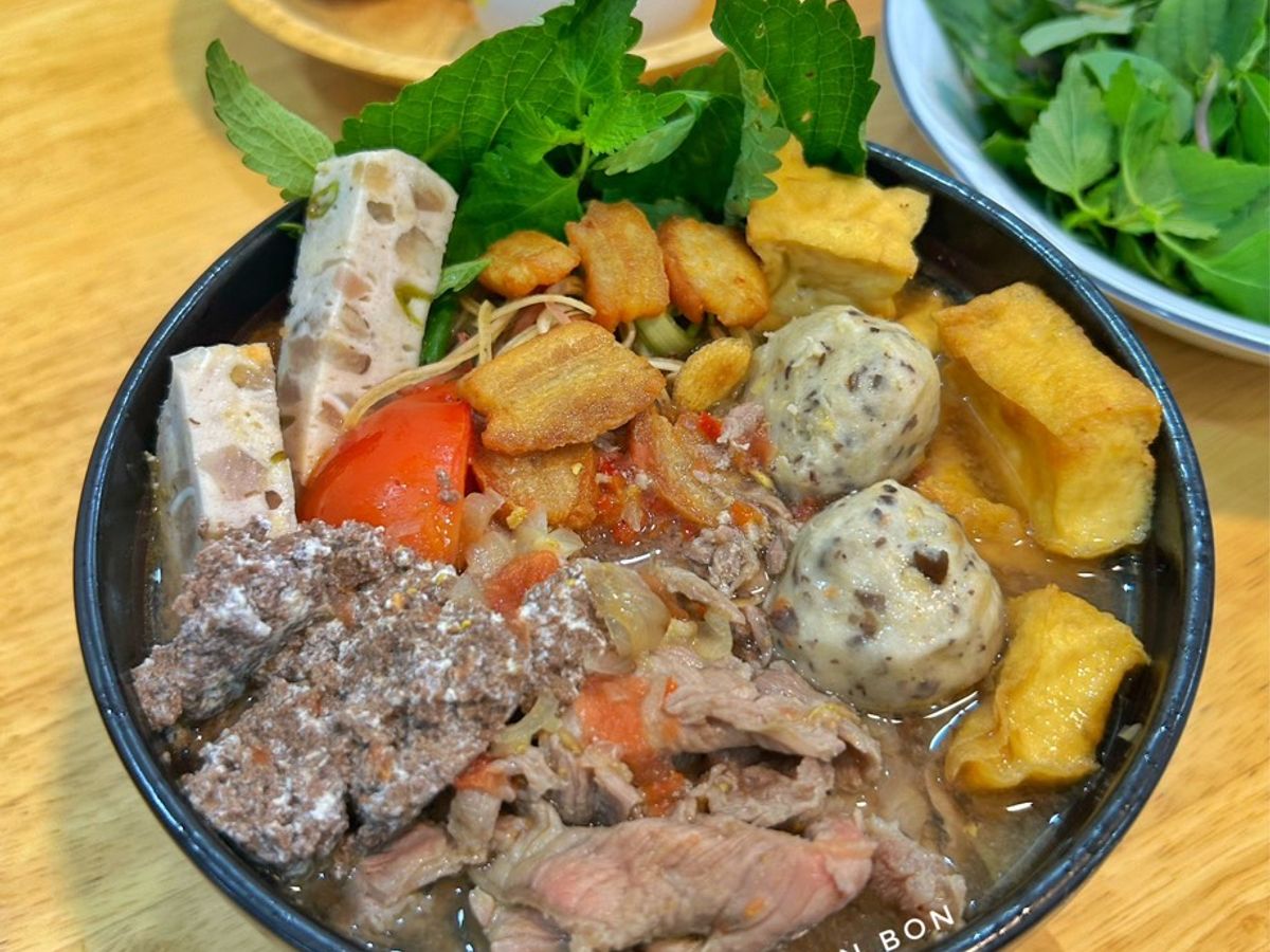 Bún Riêu Cua Tóp Mỡ Mọc Giòn