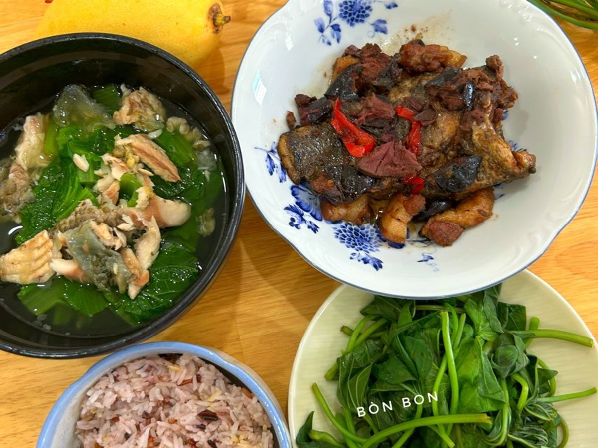 Cơm Nhà Ngày Nắng Nóng