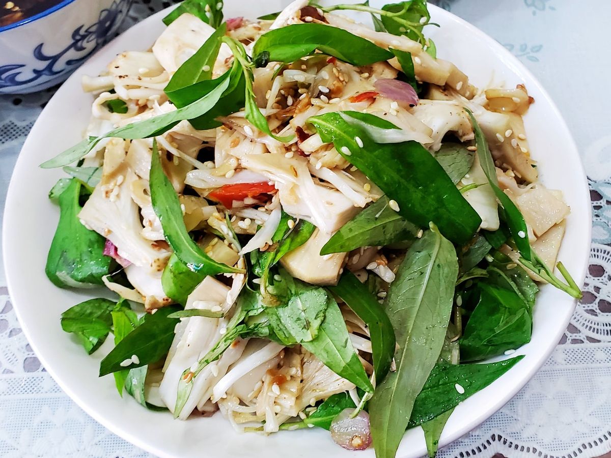 Mít non trộn rau răm (món chay)