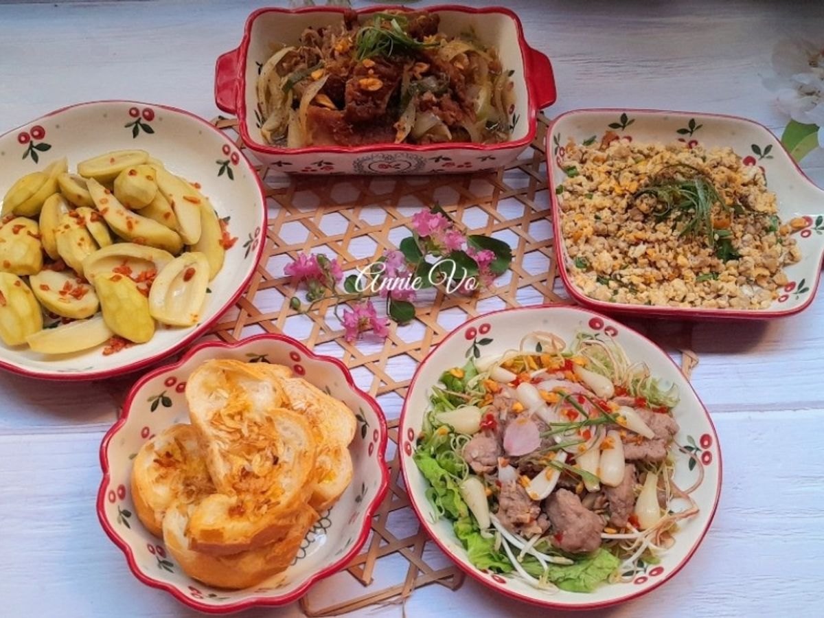 Mâm cơm nhiều món