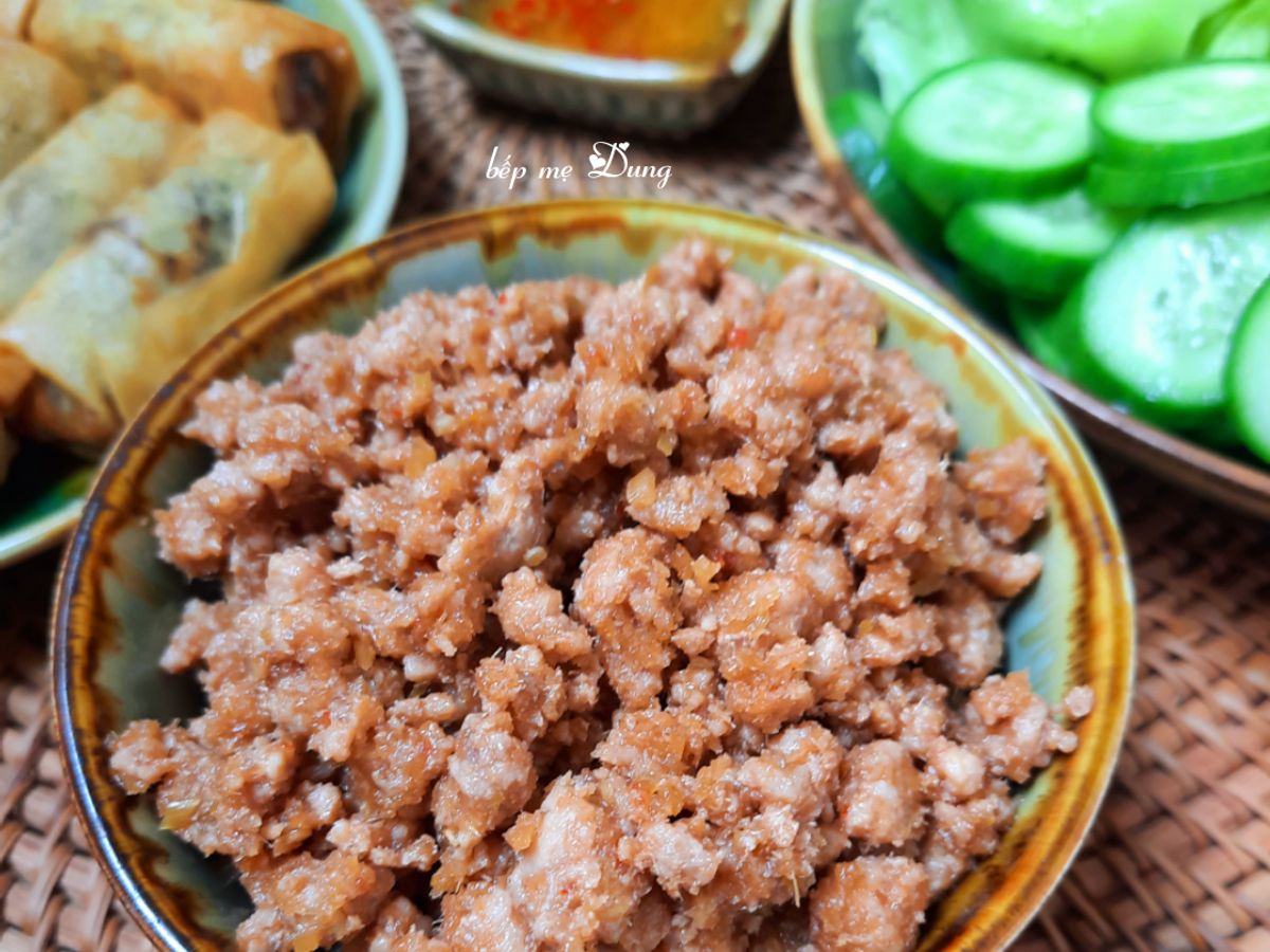 Thịt băm rang mắm ruốc