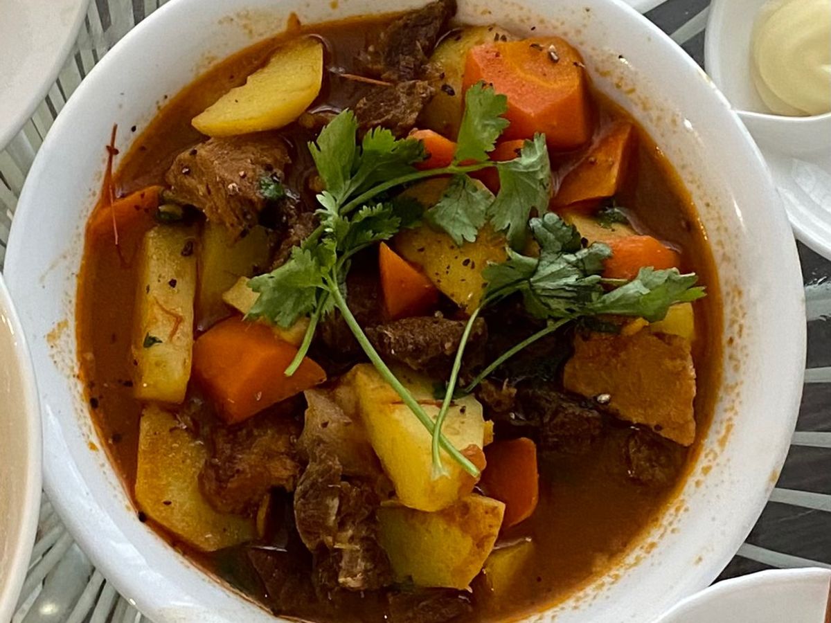 Bò sốt vang