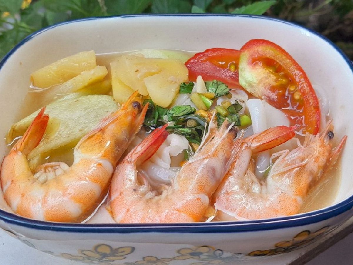 Mì nấu tôm chua