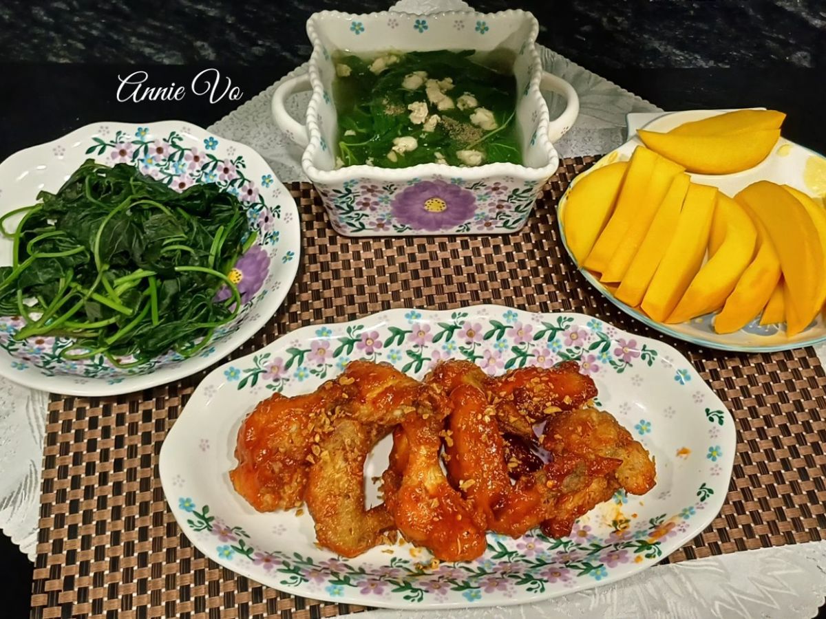 Bữa cơm nhiều màu sắc