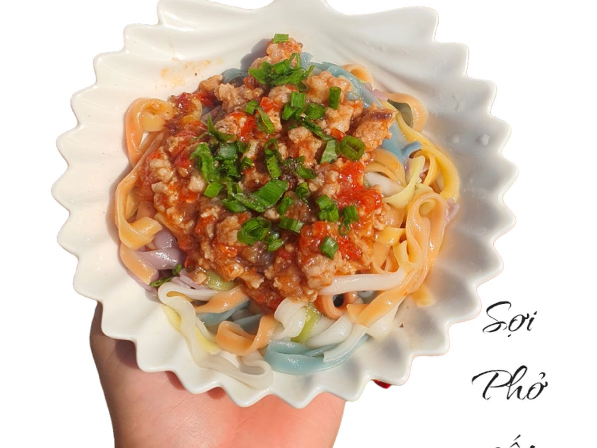 Phở rau củ sốt cà thịt cho bé