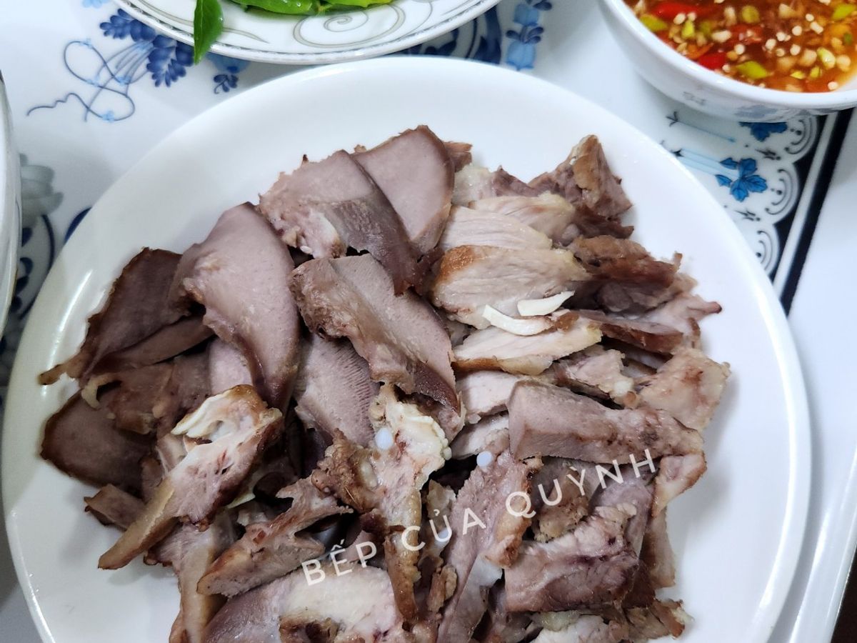 Lưỡi heo luộc