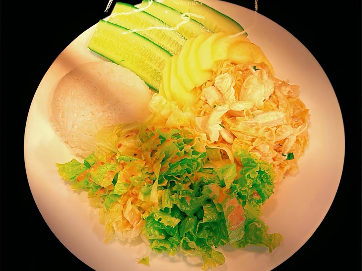 Thịt gà xào măng