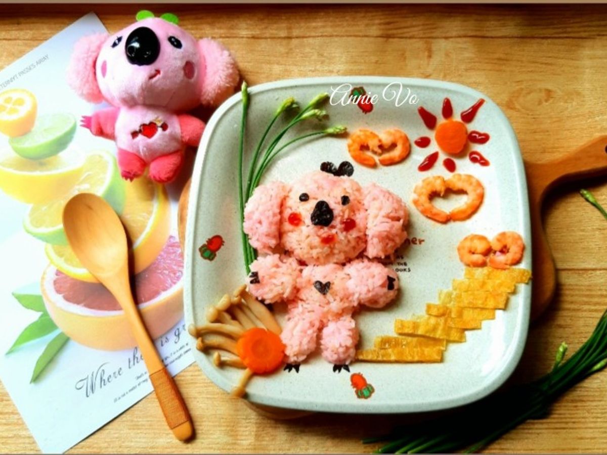 Cơm bento: Gấu koala hồng đáng yêu (Đậu hũ xào tôm nấm)