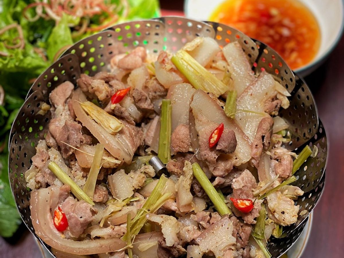 Heo Rừng Hấp Sả Cuốn Bánh Tráng Rau Sống