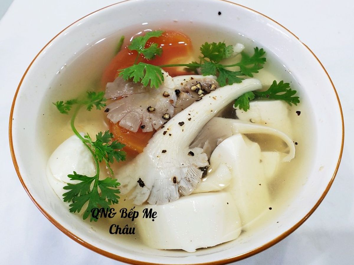 Canh đậu hũ non nấu nấm bào ngư (món chay)