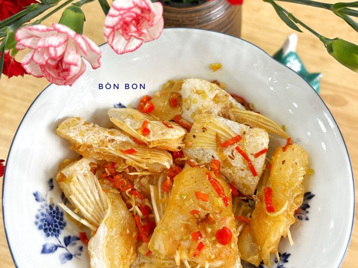 Khô Ức Cá Basa Chiên Sả Ớt
