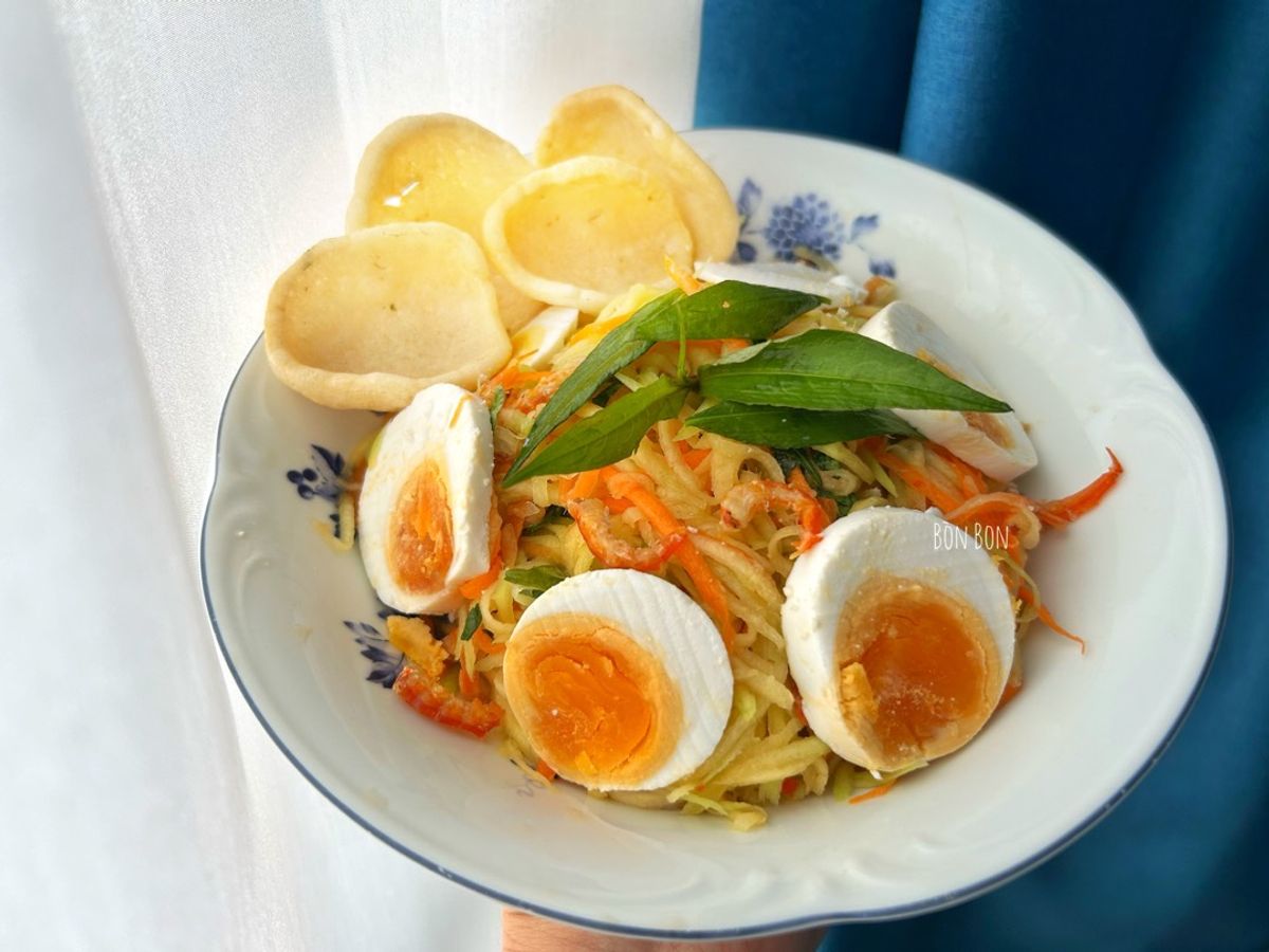 Gỏi Xoài Tôm Khô Trứng Muối