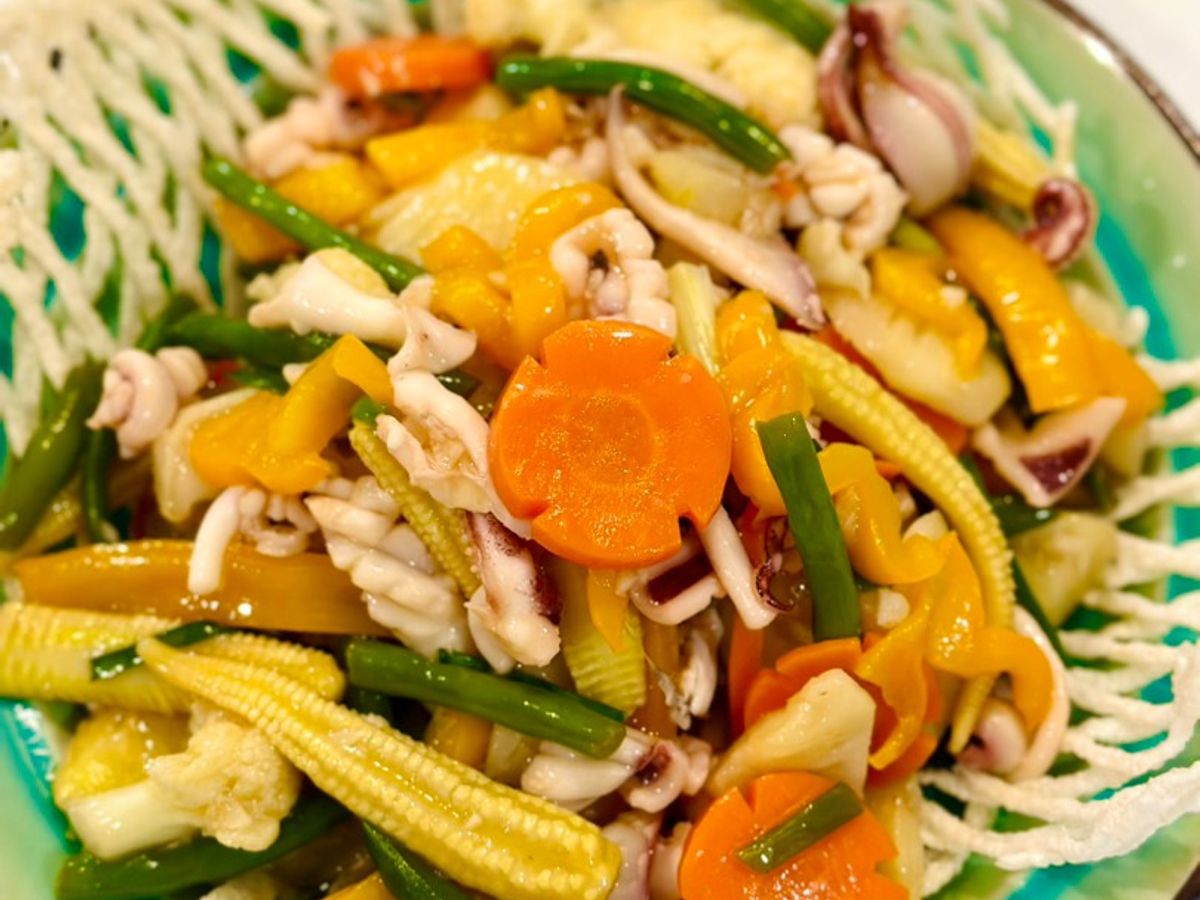 Phở sắn chiên giòn sốt mực xào rau củ chua ngọt