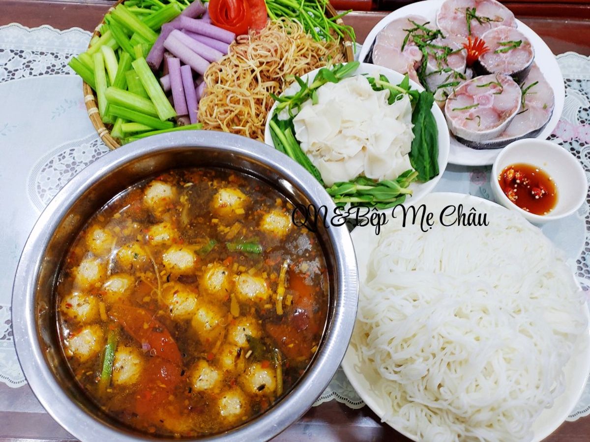 Lẩu cá bớp măng chua