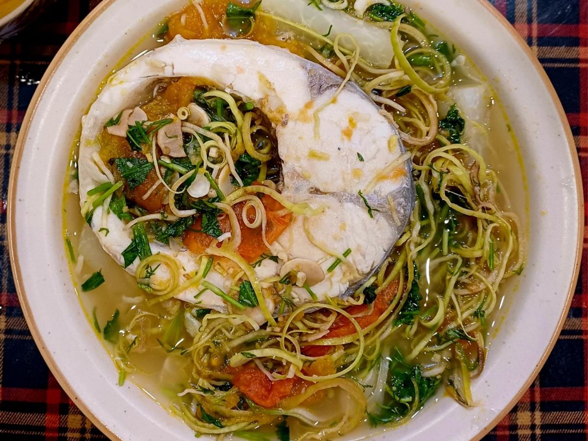 Canh cá chua hoa chuối, su hào