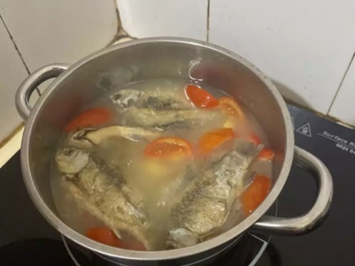 Canh Cá Chua