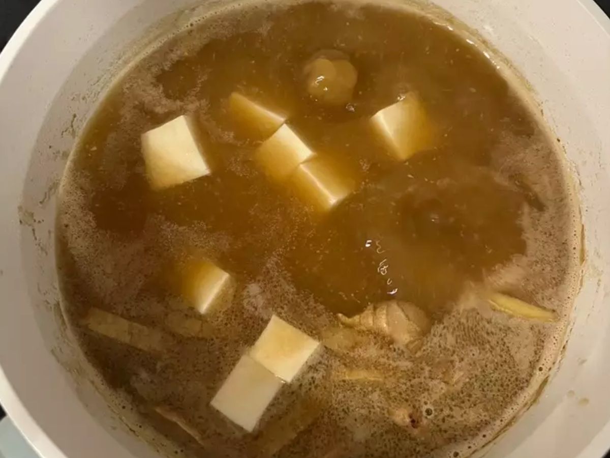 Canh cá miso