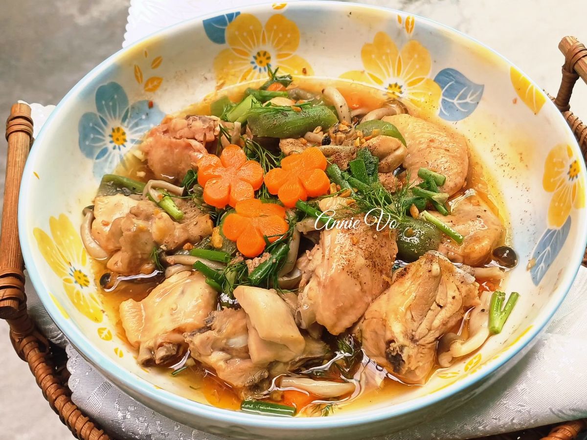 Gà hấp mướp và nấm