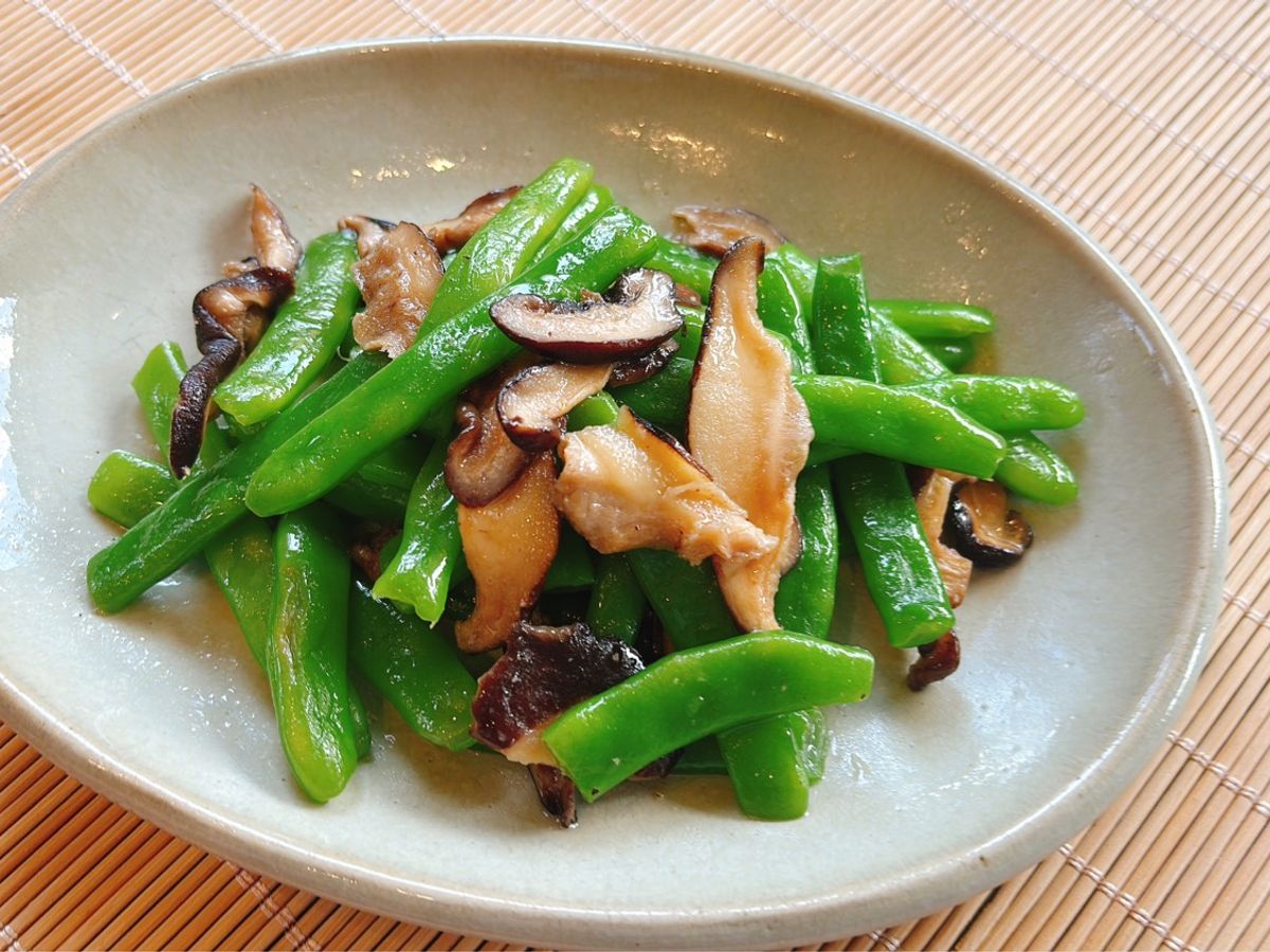 Đậu cô ve xào nấm đông cô khô