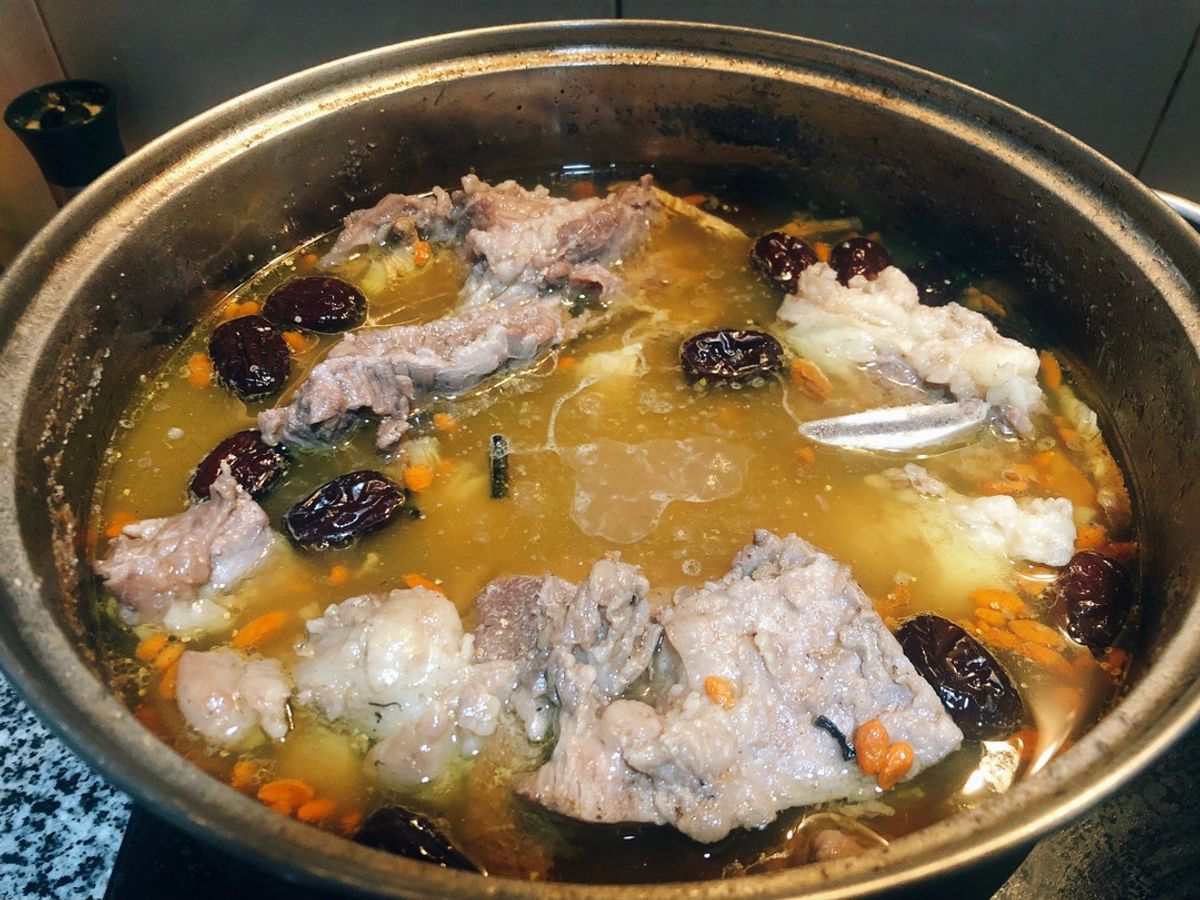 Lẩu Bò (Bò Nạm & Xương)