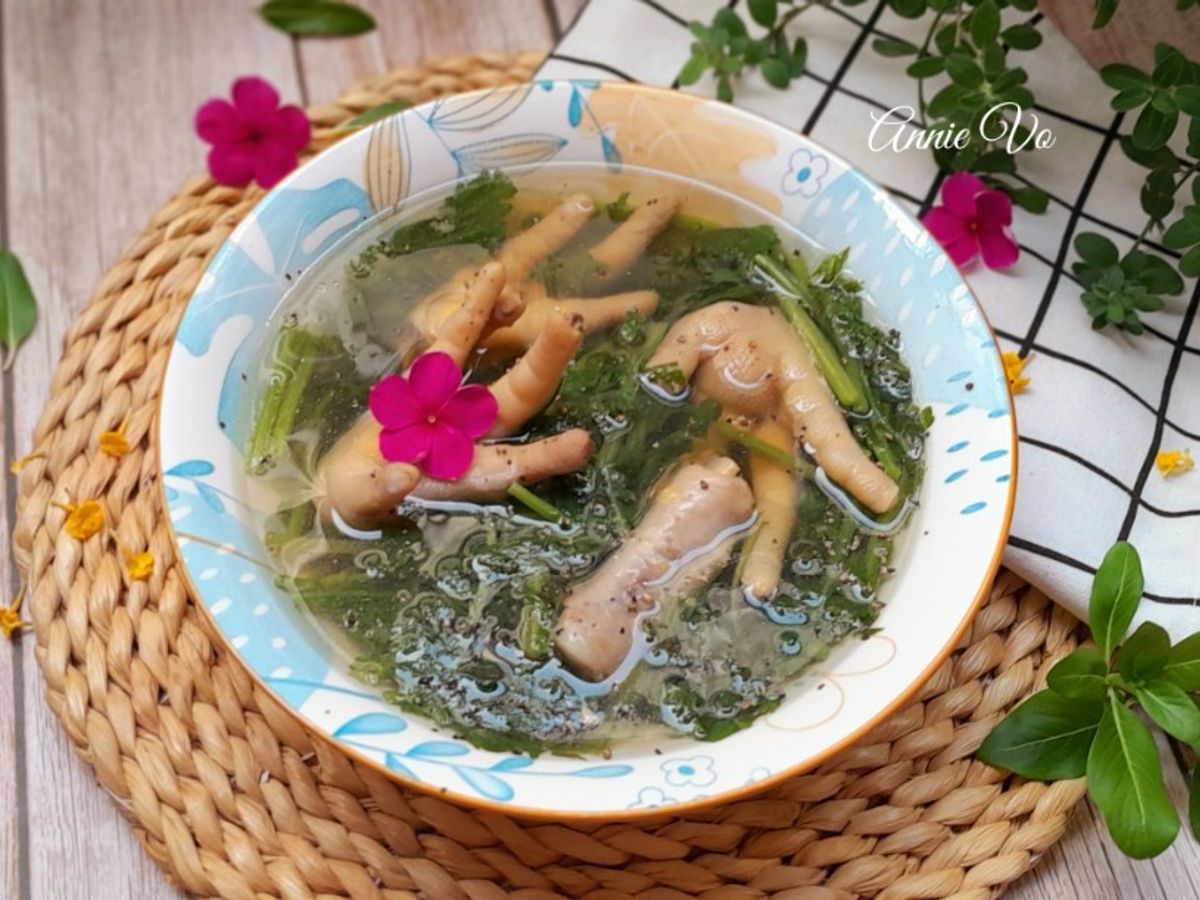 Canh rau tần ô nấu chân gà