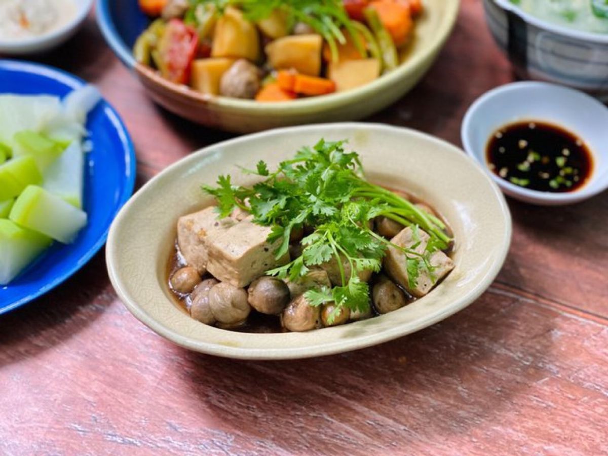 Nấm Rơm Kho Đậu Hủ