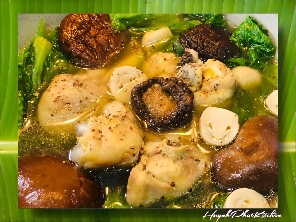 Canh Đùi Gà Nấu Nấm Và Cải Bẹ Xanh