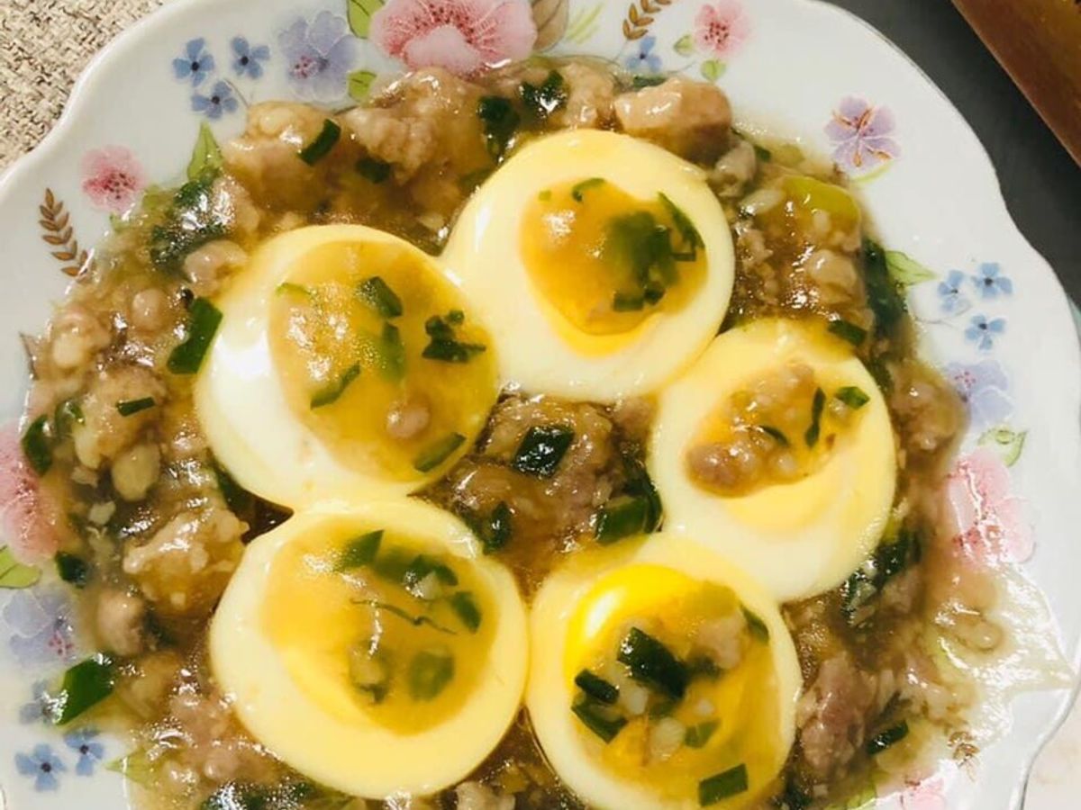 Món cho bé: Đậu hũ trứng sốt thịt