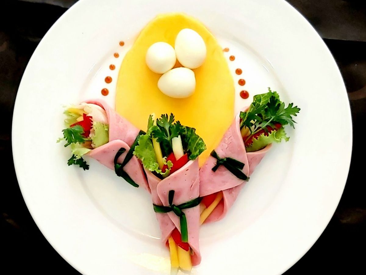 Bữa sáng #5: thịt nguội cuộn salad, trứng cút