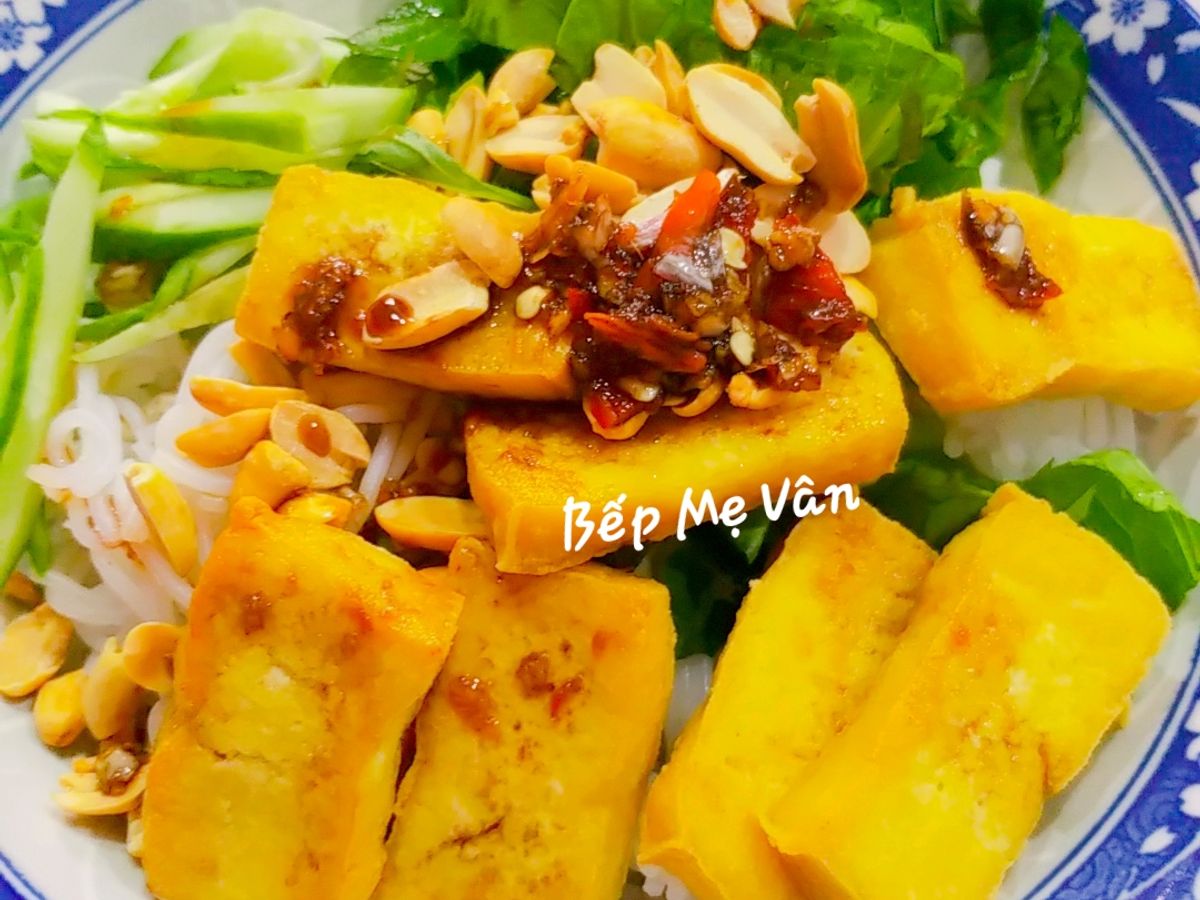 Bún đậu hủ nước tương