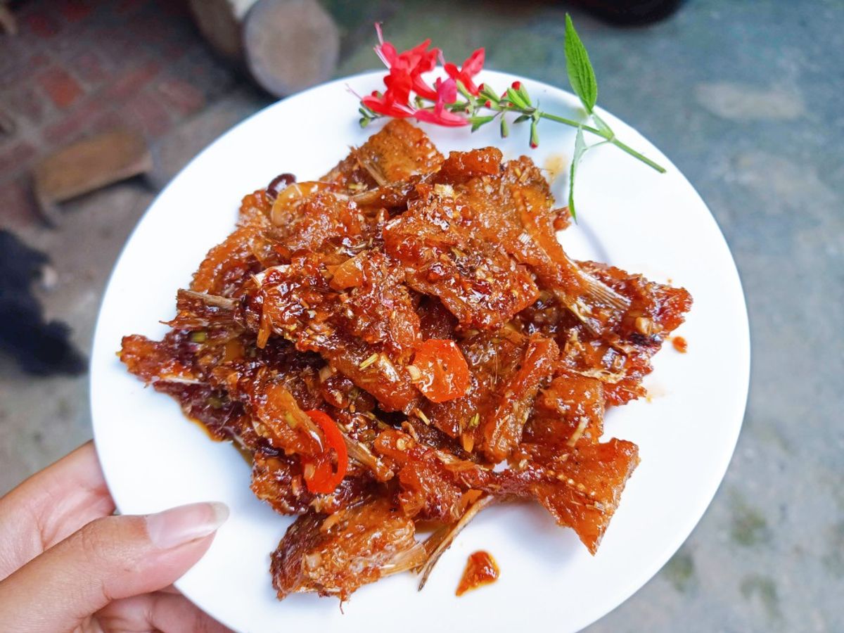 Cá mối 1 nắng kho sả ớt