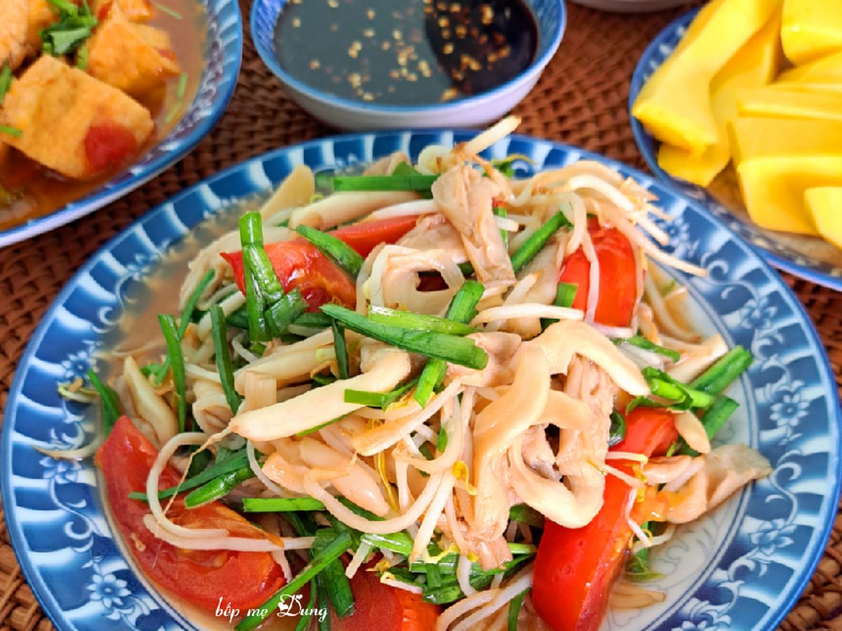 Nấm bào ngư xào giá hẹ (Món chay)