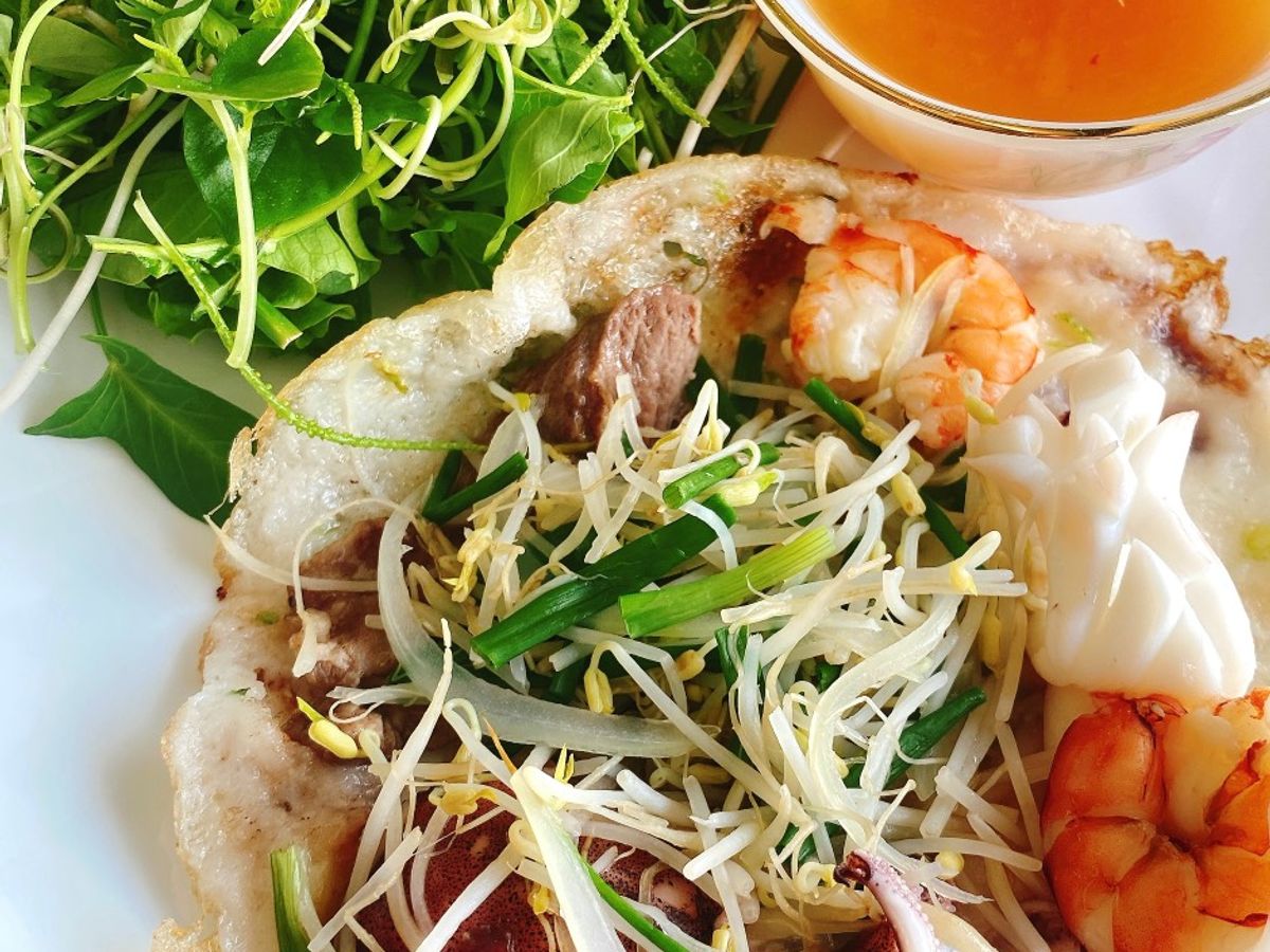 Bánh Xèo Tôm Mực
