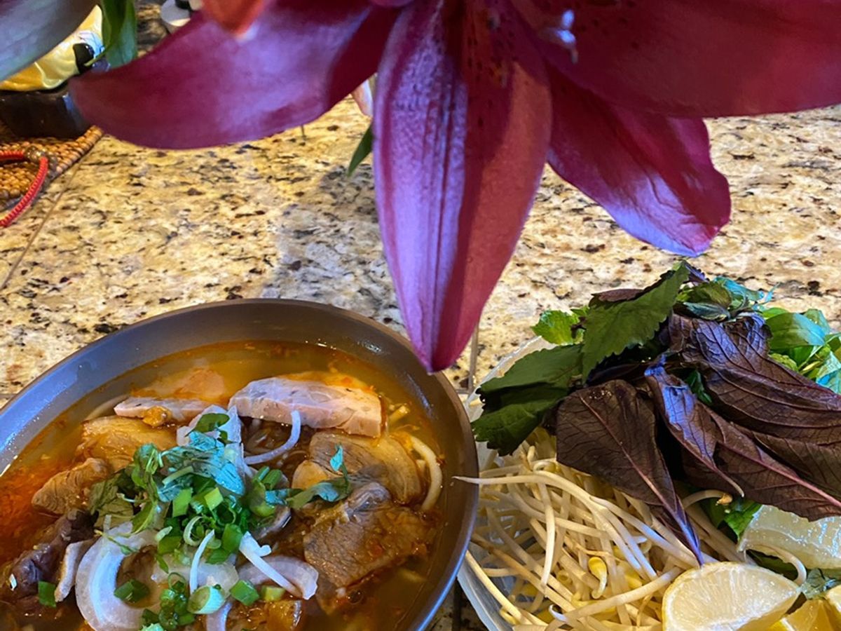 Bún bò đuôi bò