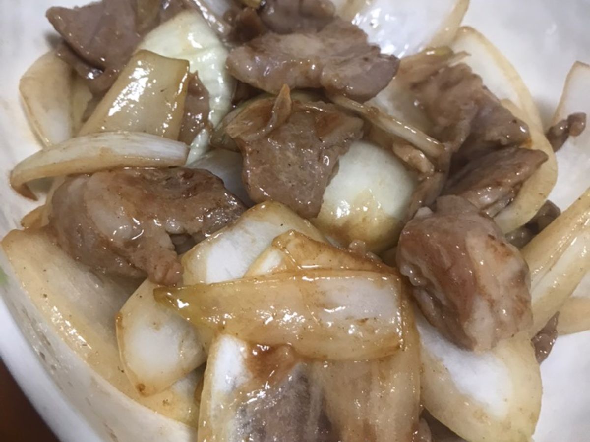 Thịt lợn xào hành tây