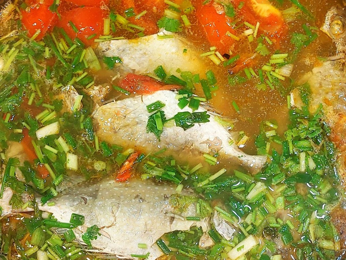 Cá dìa vàng (cá kình) nấu canh chua