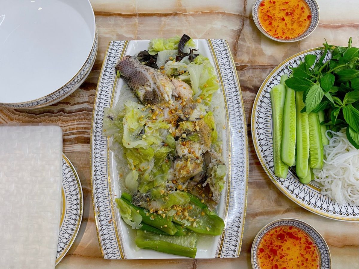 Cá lóc hấp cuốn bánh tráng