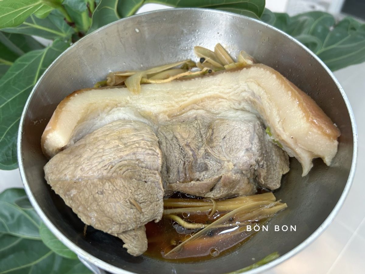 Thịt Vai Heo Luộc Cạn