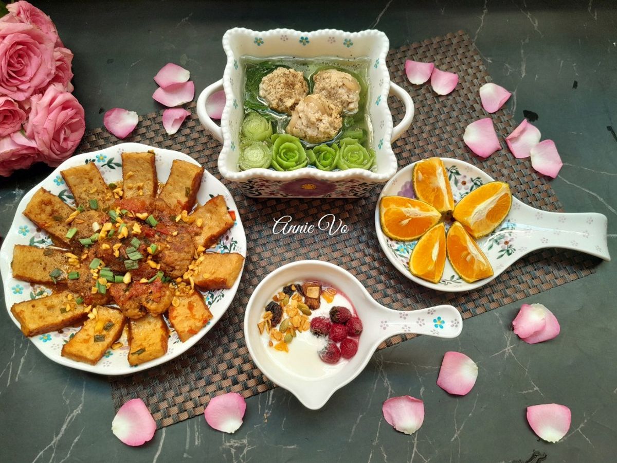 Bữa cơm đơn giản đầy màu sắc