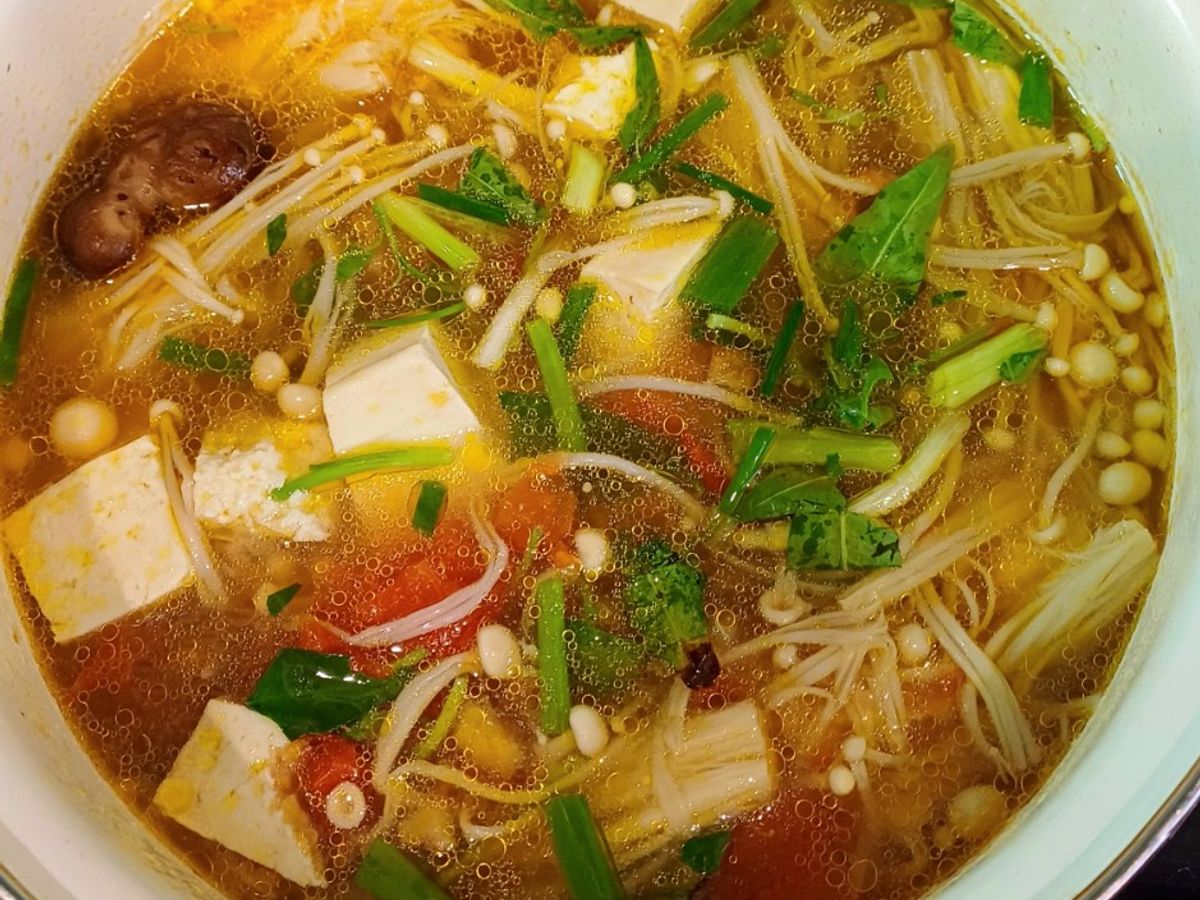 Canh gà đậu, nấm kim châm