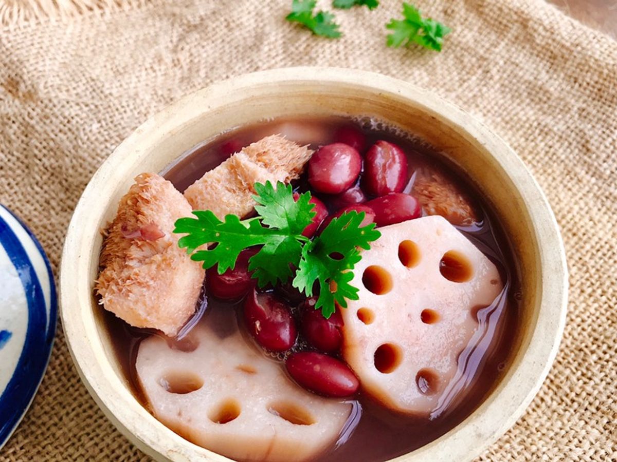 Canh củ sen đậu đỏ nấm hầu thủ