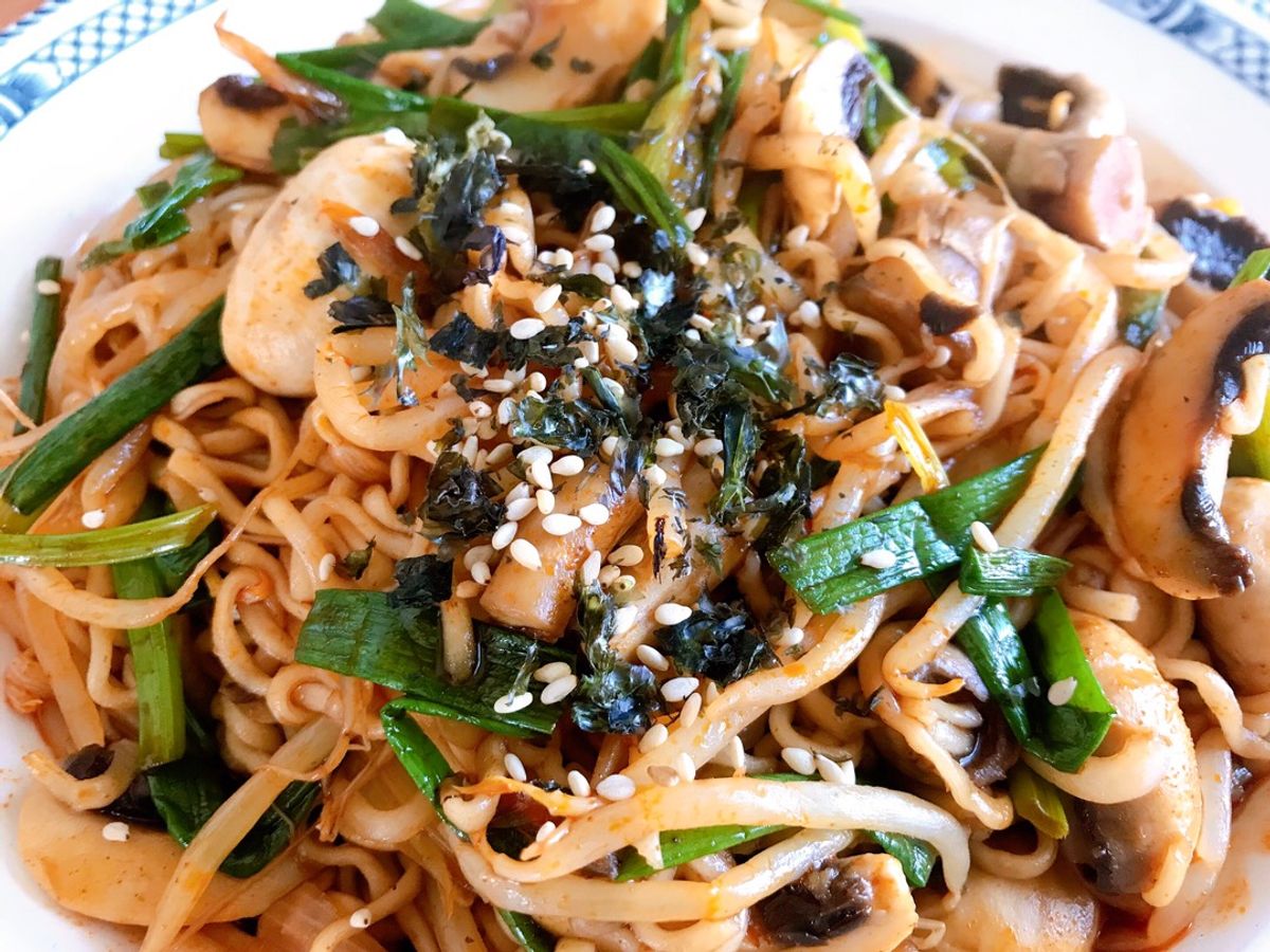 Mì Cay Trộn Nấm Mỡ
