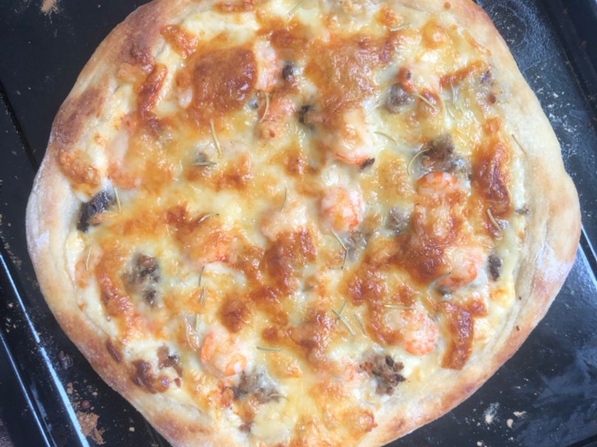 Seafood pizza