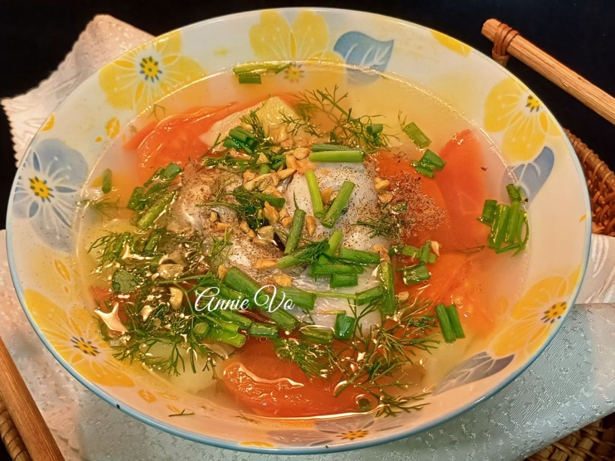 Đầu cá nấu ngót thì là