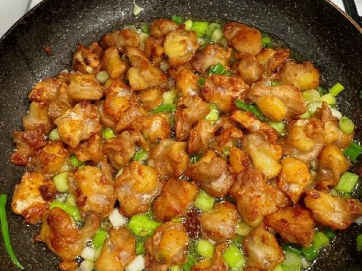 Thịt rang cháy cạnh