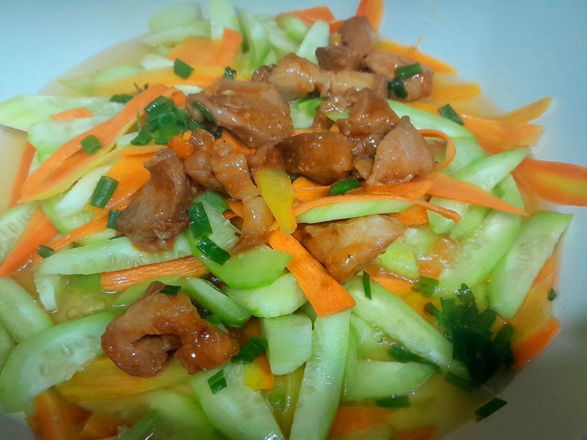 Dưa leo cà rốt xào thịt